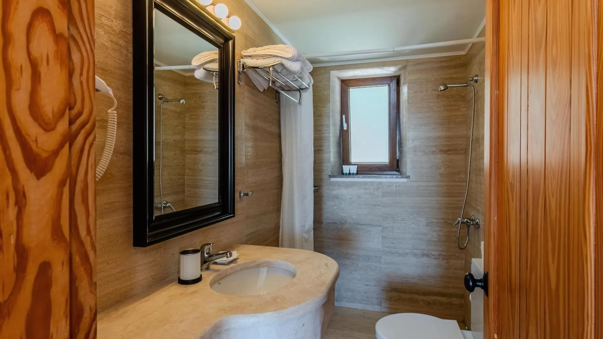 Annapolis Hotel Himare Albania