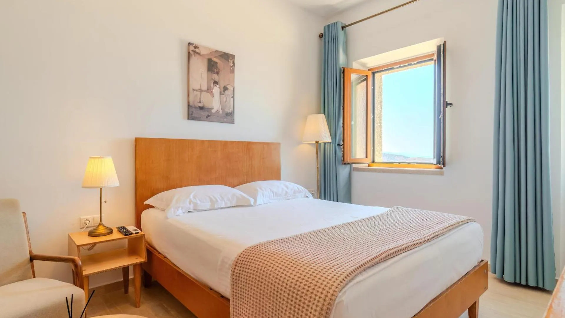 Annapolis Hotel Himare